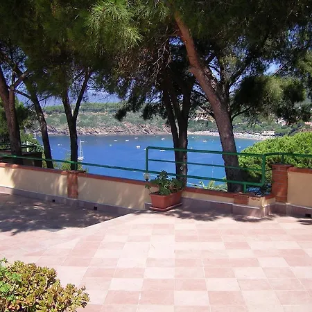 Ξενοδοχείο με διαμερίσματα Cala Silente
